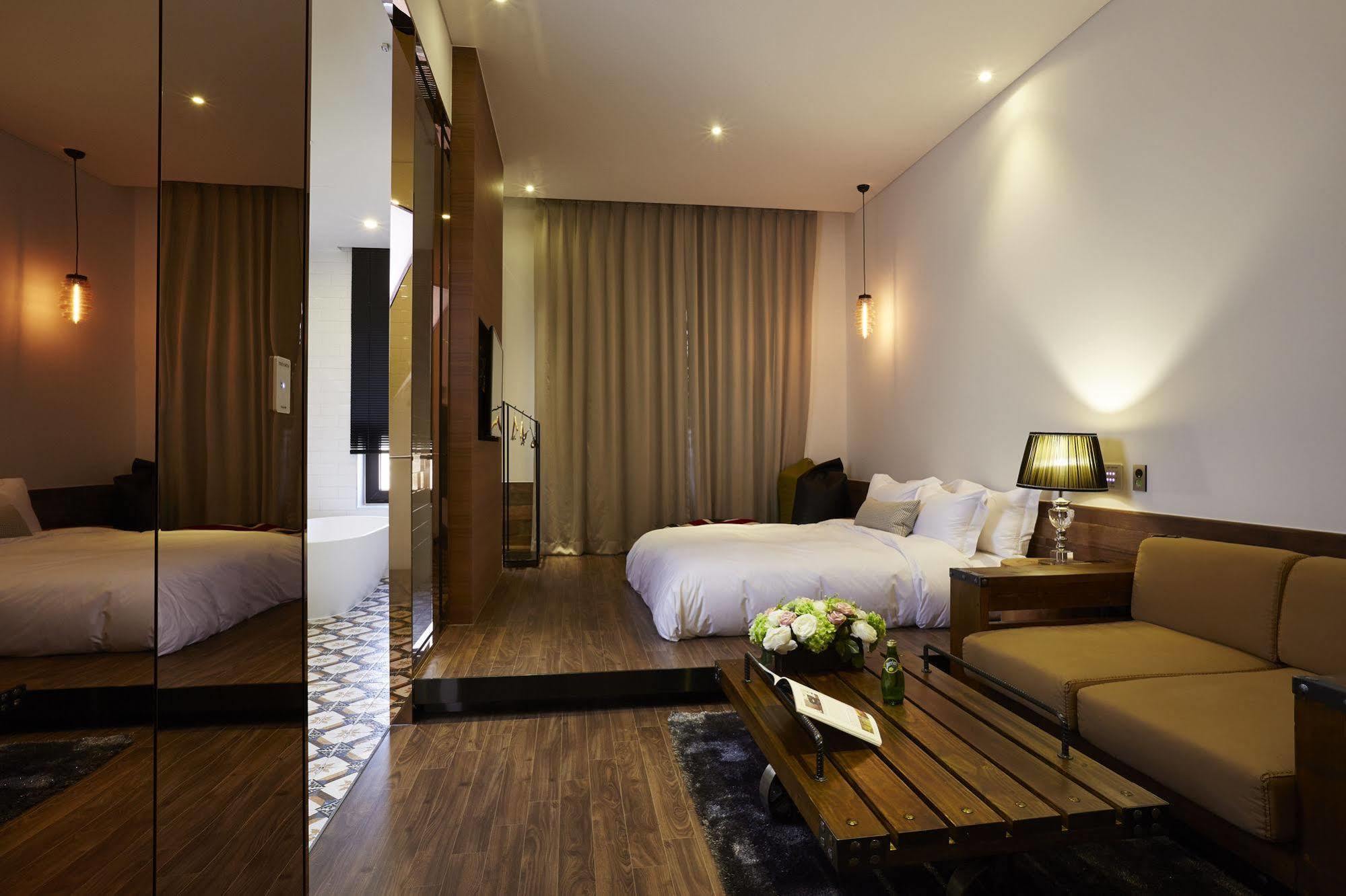 Chungbuk Inno City Namoo Hotel Eumseong Екстериор снимка