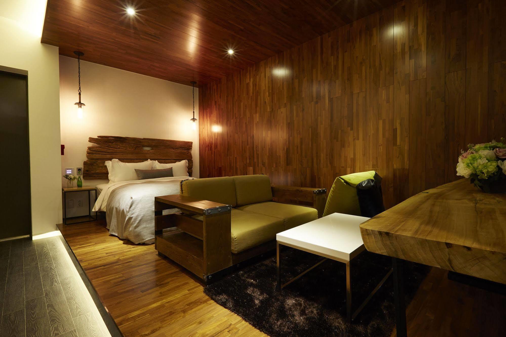Chungbuk Inno City Namoo Hotel Eumseong Екстериор снимка